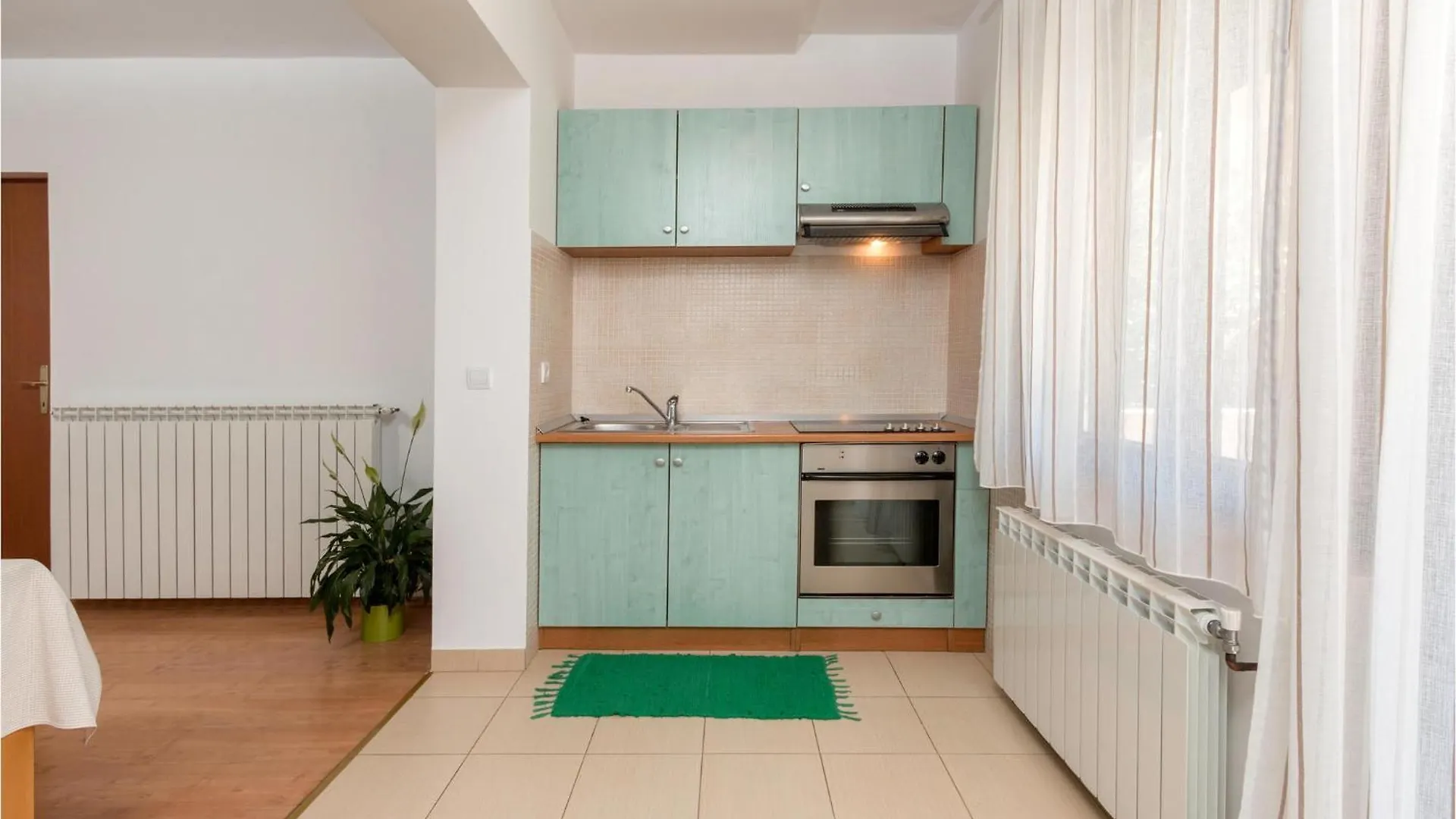 Lovely Apartment In Pula With Wifi 0*,